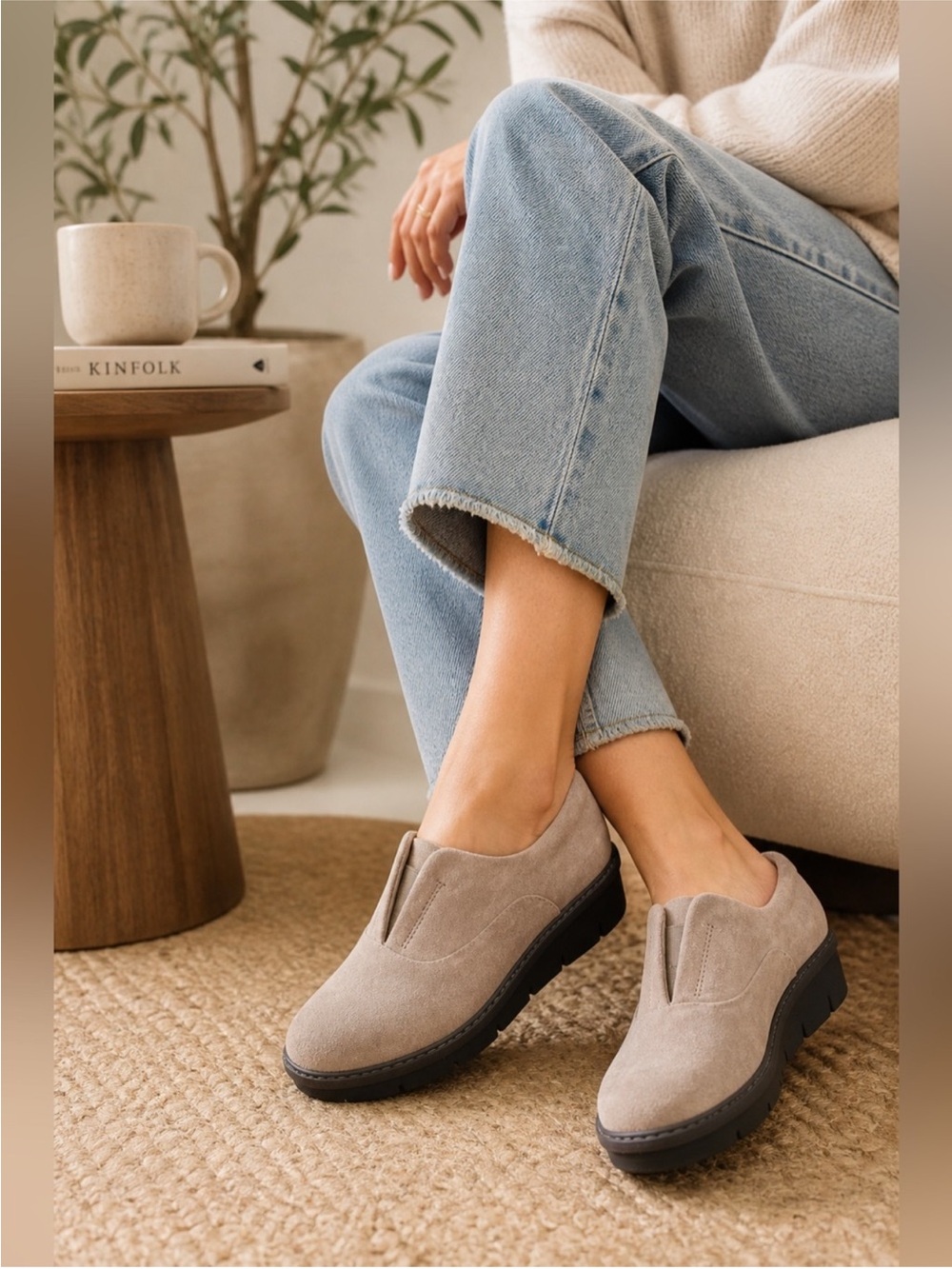 Clarks airabell real suede leather tan  slippers flats new in box 6.5 m